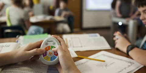 سیستم پاسخگویی دانش آموزان